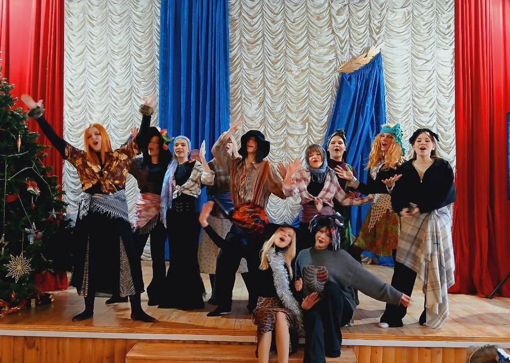 Новогодний концерт «Конкурс Дедов Морозов и Снегурочек» Фото 7