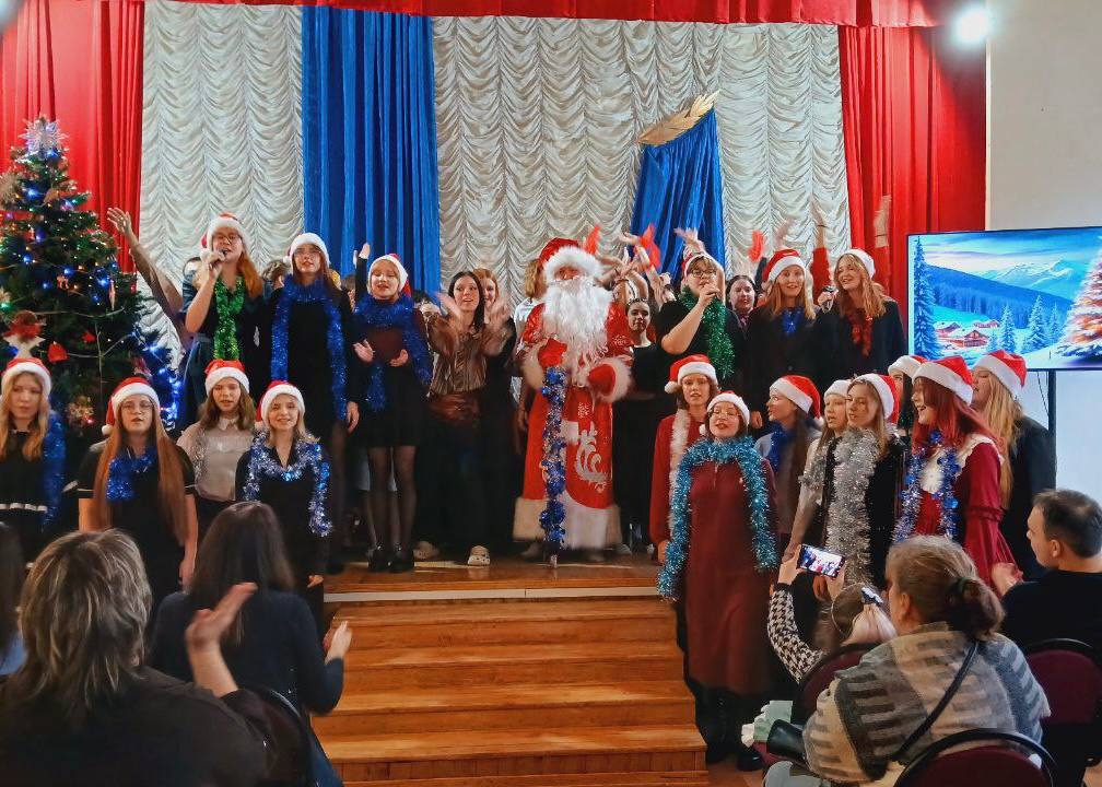 Новогодний концерт «Конкурс Дедов Морозов и Снегурочек» Фото 10