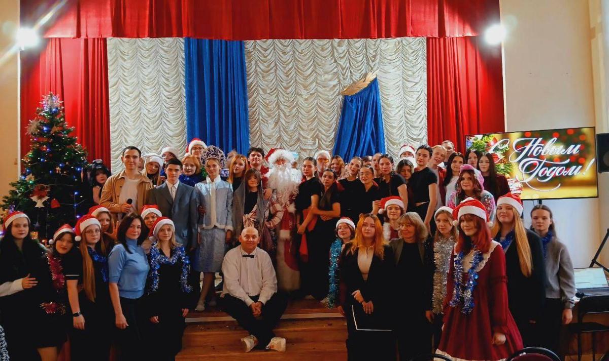 Новогодний концерт «Конкурс Дедов Морозов и Снегурочек»