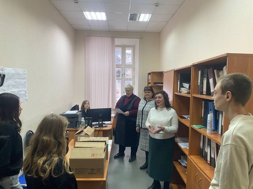 Студенты Пугачёвского филиала получили сладкие подарки Фото 1