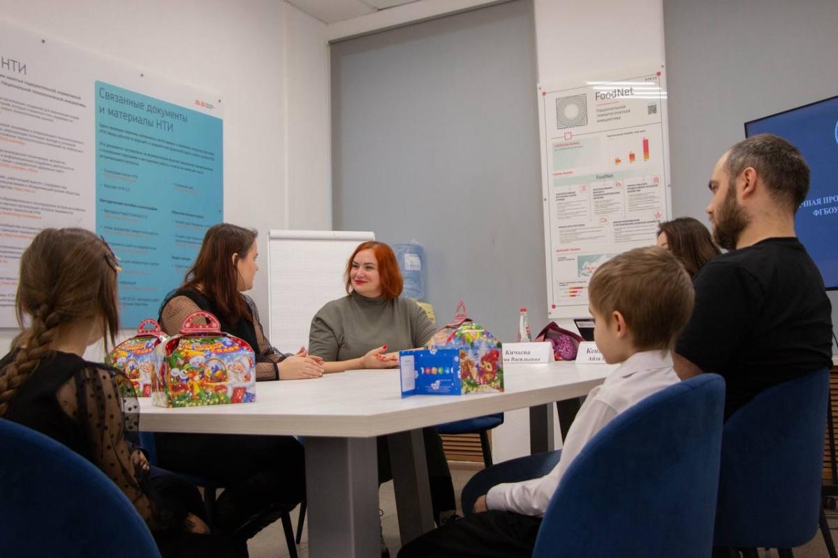 Новогоднее поздравление многодетной семьи Фото 3