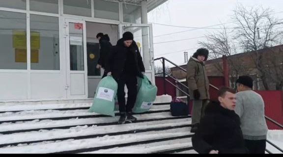 Погрузка гуманитарной помощи Фото 4 Погрузка гуманитарной помощи Фото 4