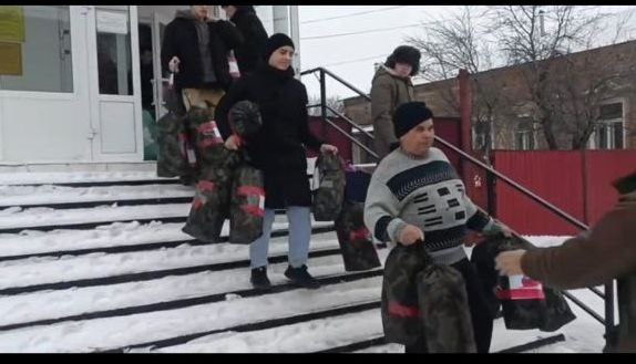 Погрузка гуманитарной помощи Фото 6 Погрузка гуманитарной помощи Фото 6