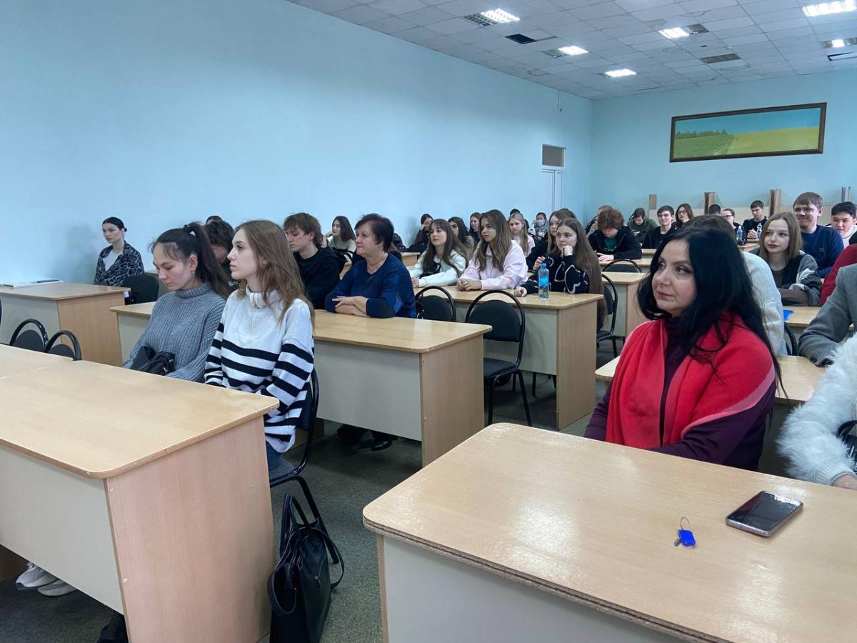 Студенты встретились с представителем службы безопасности: повышение уровня осведомлённости и профилактика рисков Фото 2