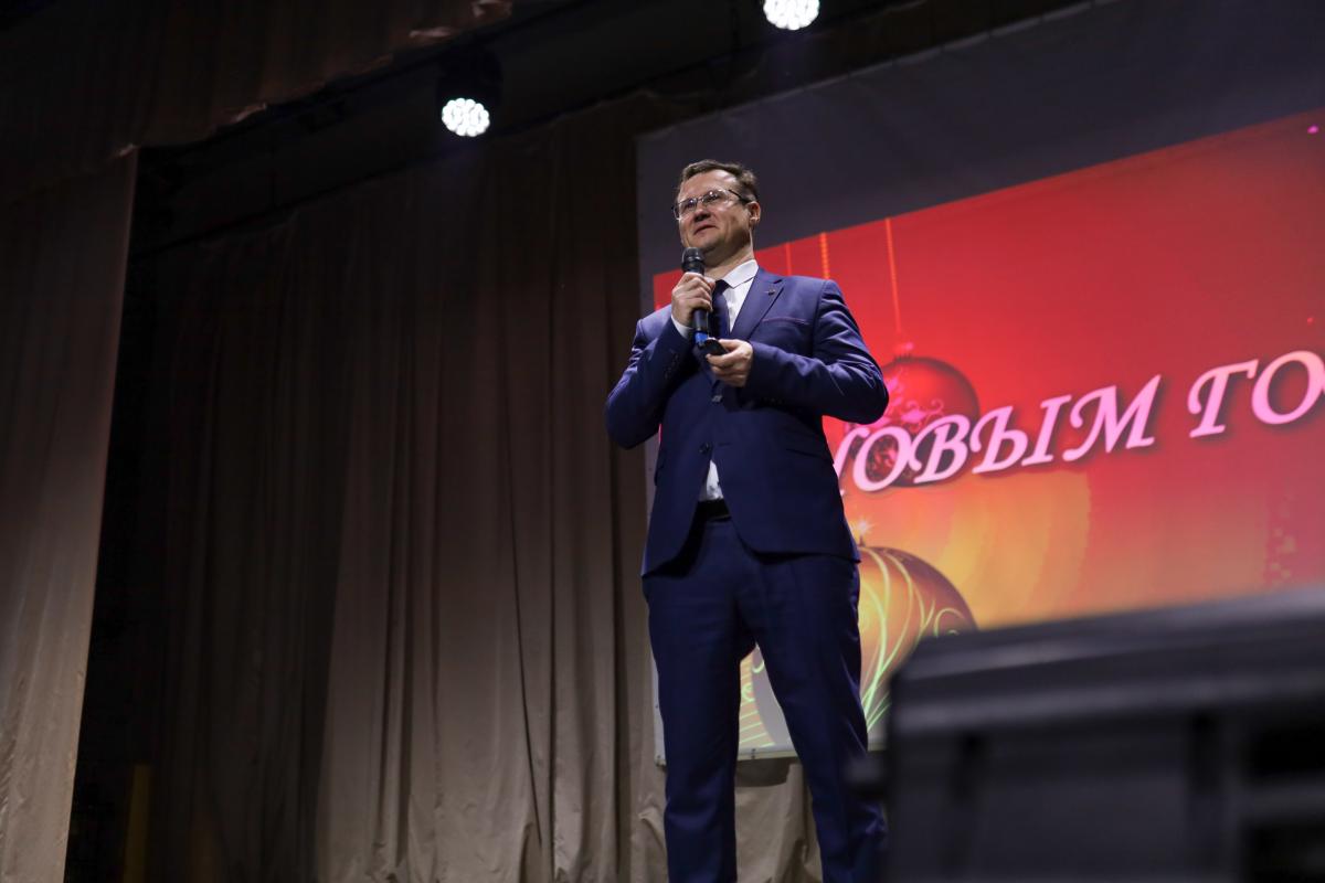 Состоялся новогодний концерт для сотрудников и студентов Фото 1