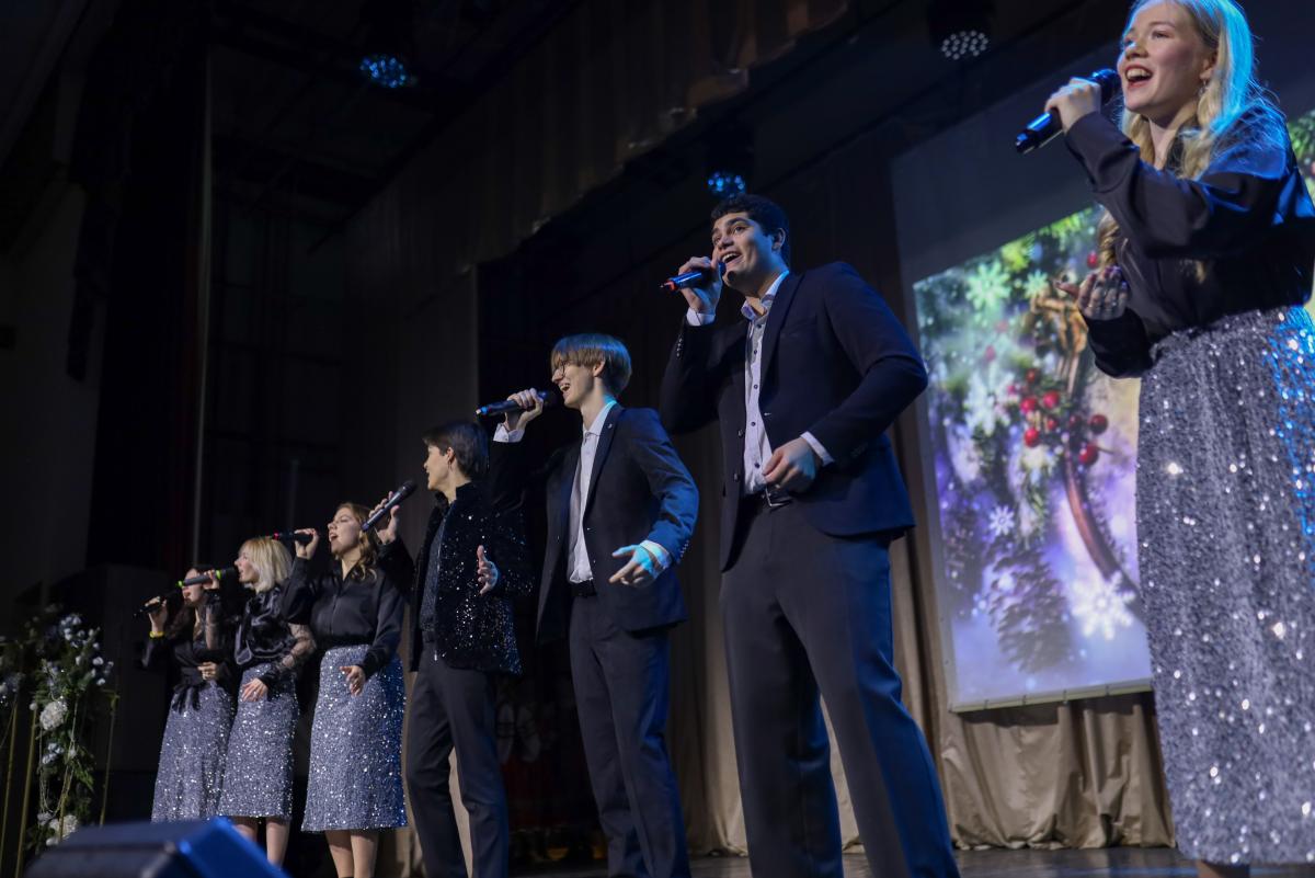 Состоялся новогодний концерт для сотрудников и студентов Фото 6