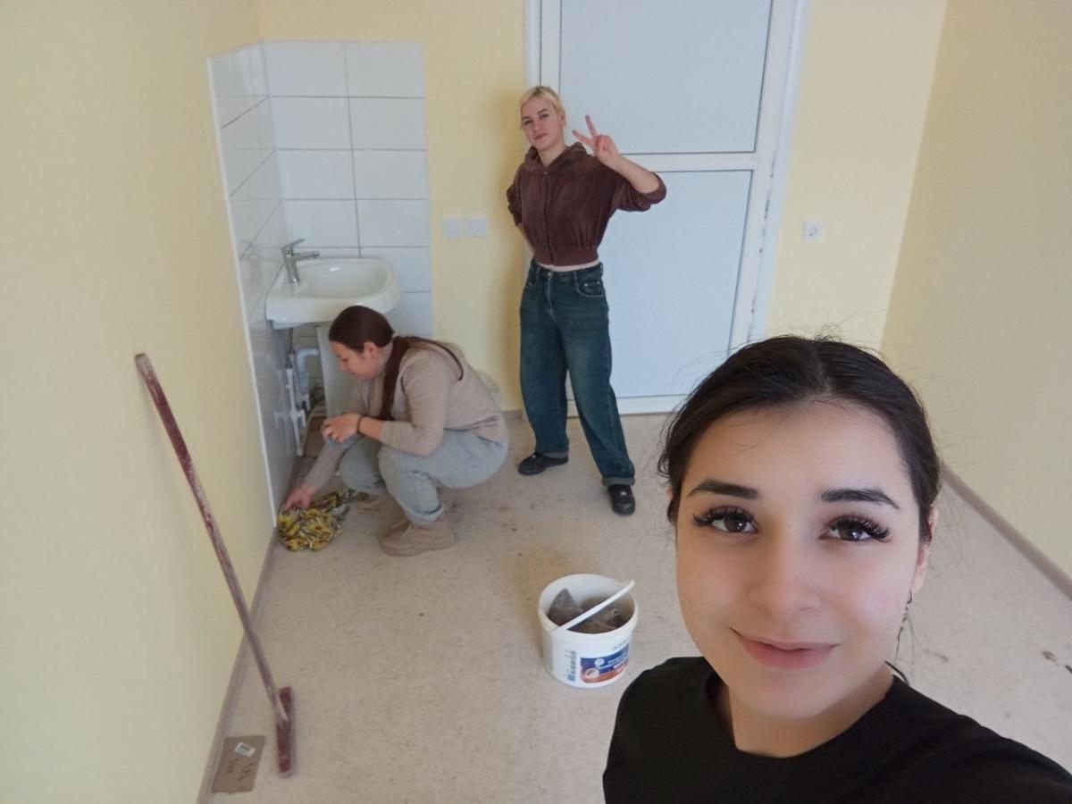 Волонтеры продолжают свою деятельность. Фото 1