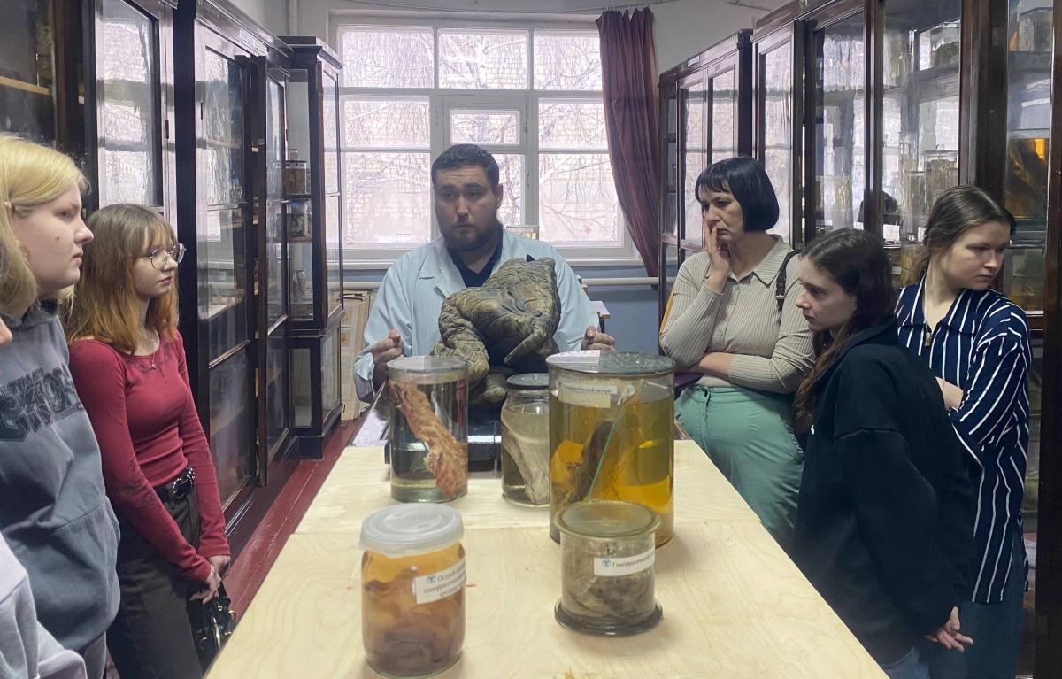 Саратовские школьники посетили Вавиловский университет с экскурсией Фото 1