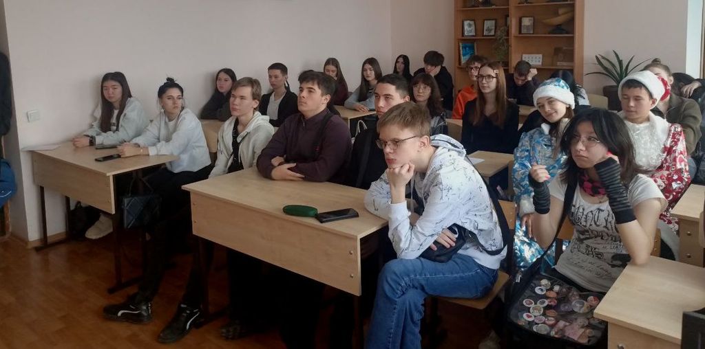 КЛИРИК СВЯТО-ВОСКРЕСЕНСКОГО СОБОРА Г. ПУГАЧЁВА ВСТРЕТИЛСЯ СО СТУДЕНТАМИ ПУГАЧЕВСКОГО ФИЛИАЛА Фото 1 КЛИРИК СВЯТО-ВОСКРЕСЕНСКОГО СОБОРА Г. ПУГАЧЁВА ВСТРЕТИЛСЯ СО СТУДЕНТАМИ ПУГАЧЕВСКОГО ФИЛИАЛА Фото 1