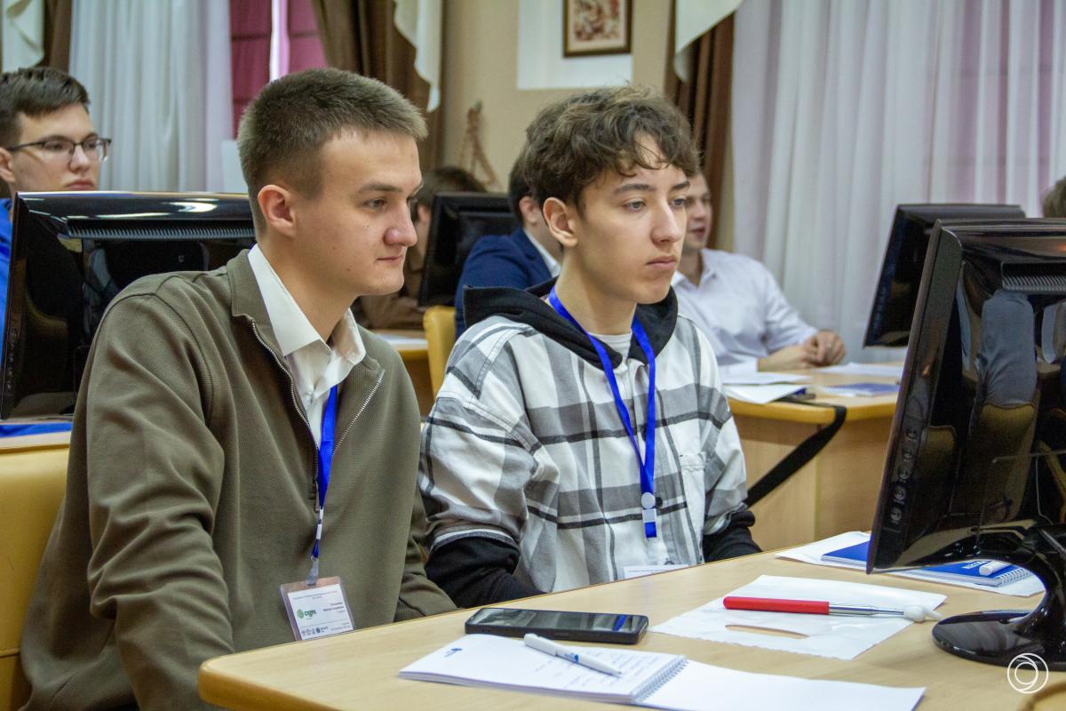 Студенты и молодые специалисты представили проекты на научной конференции молодежной секции РНК СИГРЭ «Энергия будущего» Фото 9