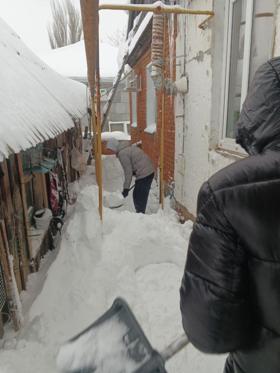 Помощь в расчистке снега для семей участников специальной военной операции. Фото 3