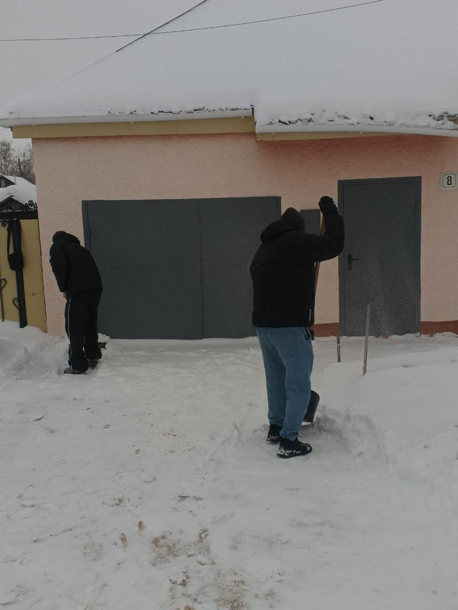 Помощь в расчистке снега для семей участников специальной военной операции. Фото 4
