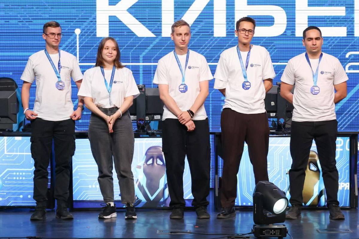 Студент Вавиловского университета Павел Чулков в составе команды «Россети Волга» завоевал призовое место на киберспортивном турнире «Кибервольт». Фото 1