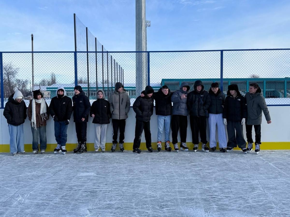 Морозный денёк, Для нас открыли каток! Фото 1