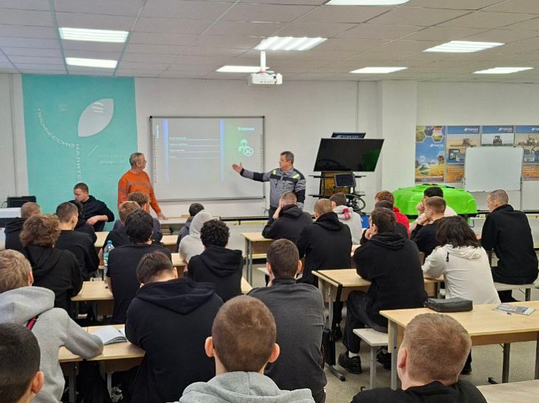 Мастер-класс «Проведение дефектовки дизельного двигателя» на тренажере КИТ-3Д Фото 3