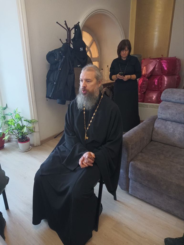 Студенты Пугачевского филиала в рамках праздничной недели Крещения Господня посетили Свято-Воскресенский соборный храм г. Пугачева Фото 5