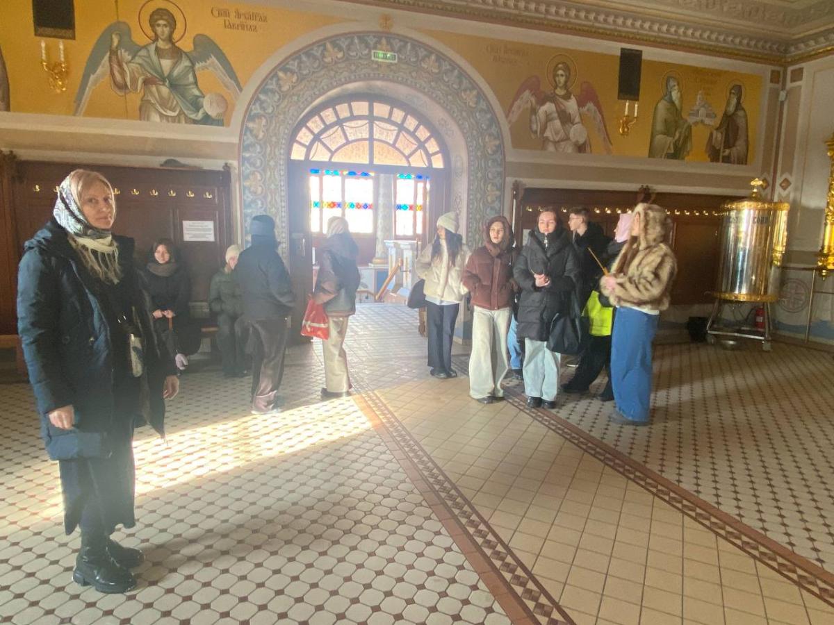 Студенты ФТК посетили Свято-Троицкий кафедральный собор с экскурсией Фото 2