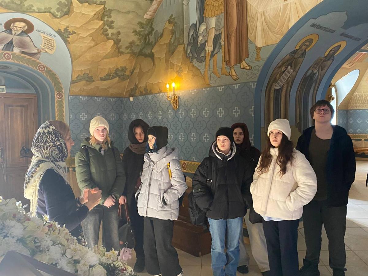 Студенты ФТК посетили Свято-Троицкий кафедральный собор с экскурсией Фото 3