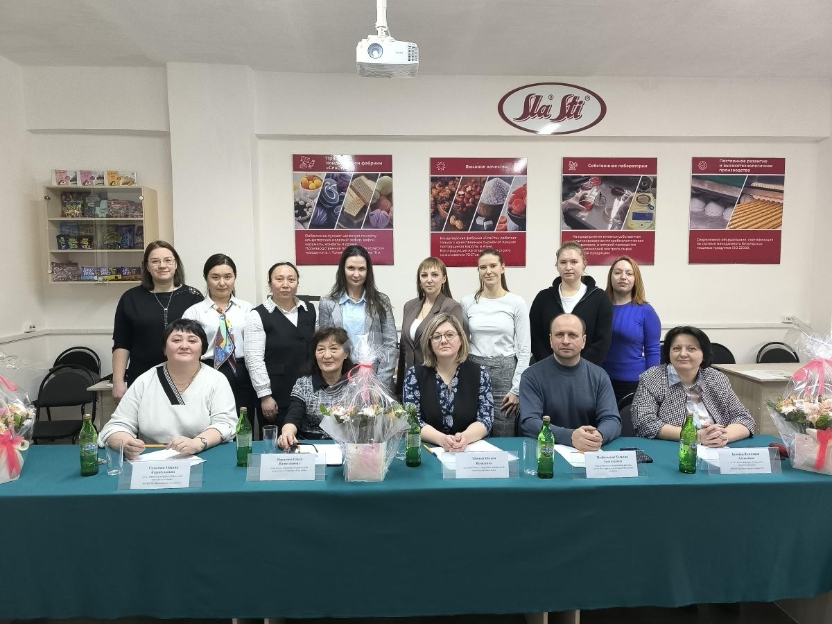 Защиты выпускных квалификационных работ магистров заочной формы обучения направления 19.04.02 Продукты питания из растительного сырья Фото 3