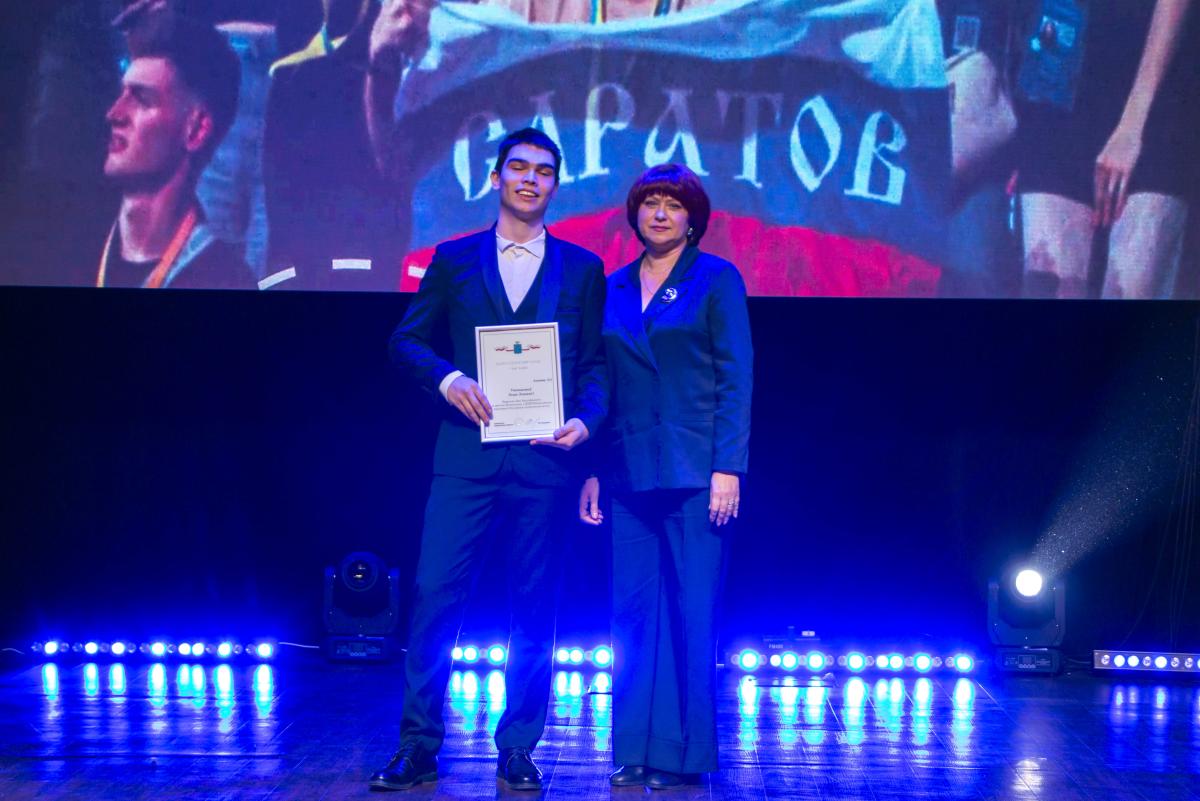 Вавиловцы отмечены благодарственными письмами Губернатора Саратовской области Фото 1 Вавиловцы отмечены благодарственными письмами Губернатора Саратовской области Фото 1