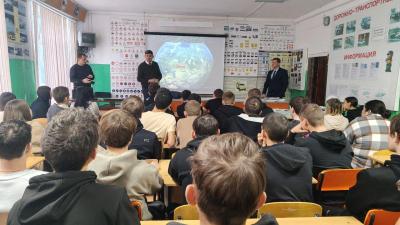 Инженеры будущего: Представители института инженерии и робототехники встретились с обучающимися Питерского агропромышленного лицея