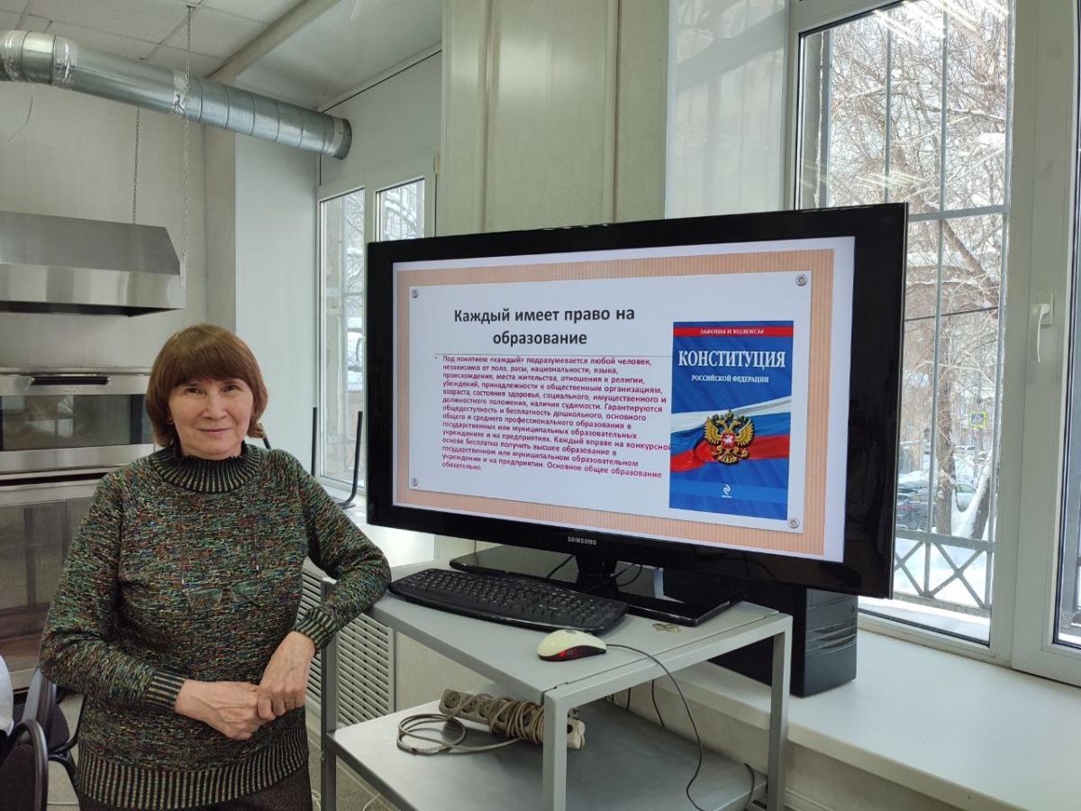 В Финансово-технологическом колледже прошел кураторский час на актуальную тему «Право на образование»