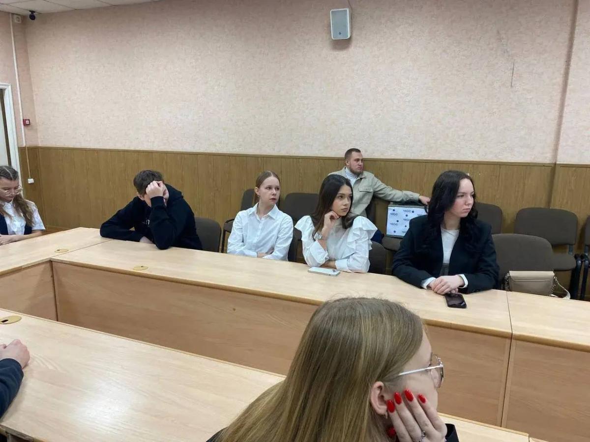 Выборы председателя Молодежного общественного собрания Фото 2 Выборы председателя Молодежного общественного собрания Фото 2