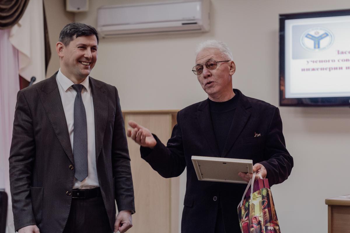 Профессор Константин Михайлович Усанов отмечает 70-летний юбилей Фото 1