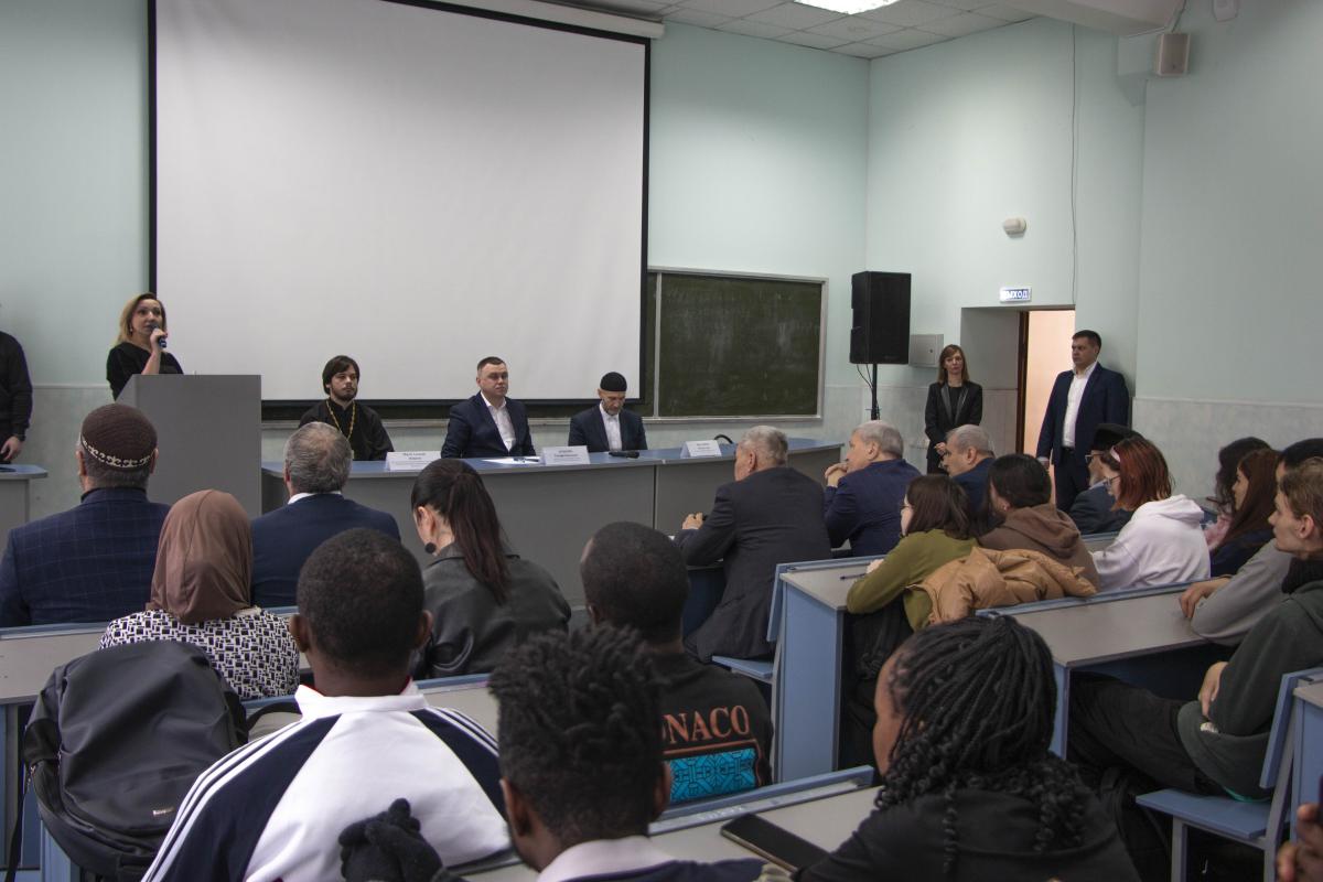 В вузе прошла встреча с иностранными студентами, посвященная профилактике экстремизма и терроризма Фото 12 В вузе прошла встреча с иностранными студентами, посвященная профилактике экстремизма и терроризма Фото 12