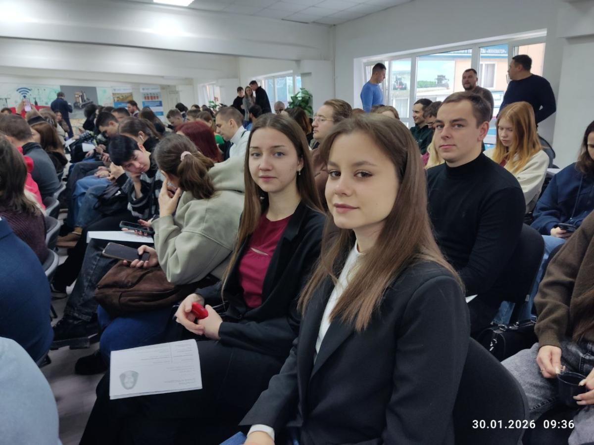 Студенты института агробизнеса приняли участие в сессии «Кадровый урожай» в рамках Масличного форума Фото 1