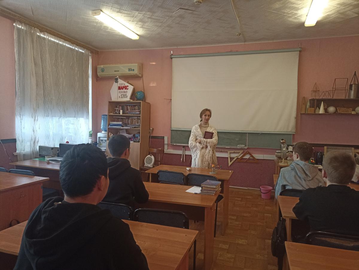 Классный час : «… НО ВЫДЕРЖАЛ ЖЕЛЕЗНЫЙ ТОТ СОЛДАТ, НО ВЫСТОЯЛ БЕССМЕРТНЫЙ СТАЛИНГРАД» Фото 1