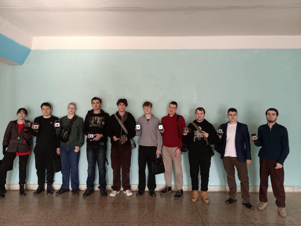 Студенты групп Б-ПИ-101 и Б-ПИ-102 обсудили развитие научного сообщества на кураторском часе Фото 1