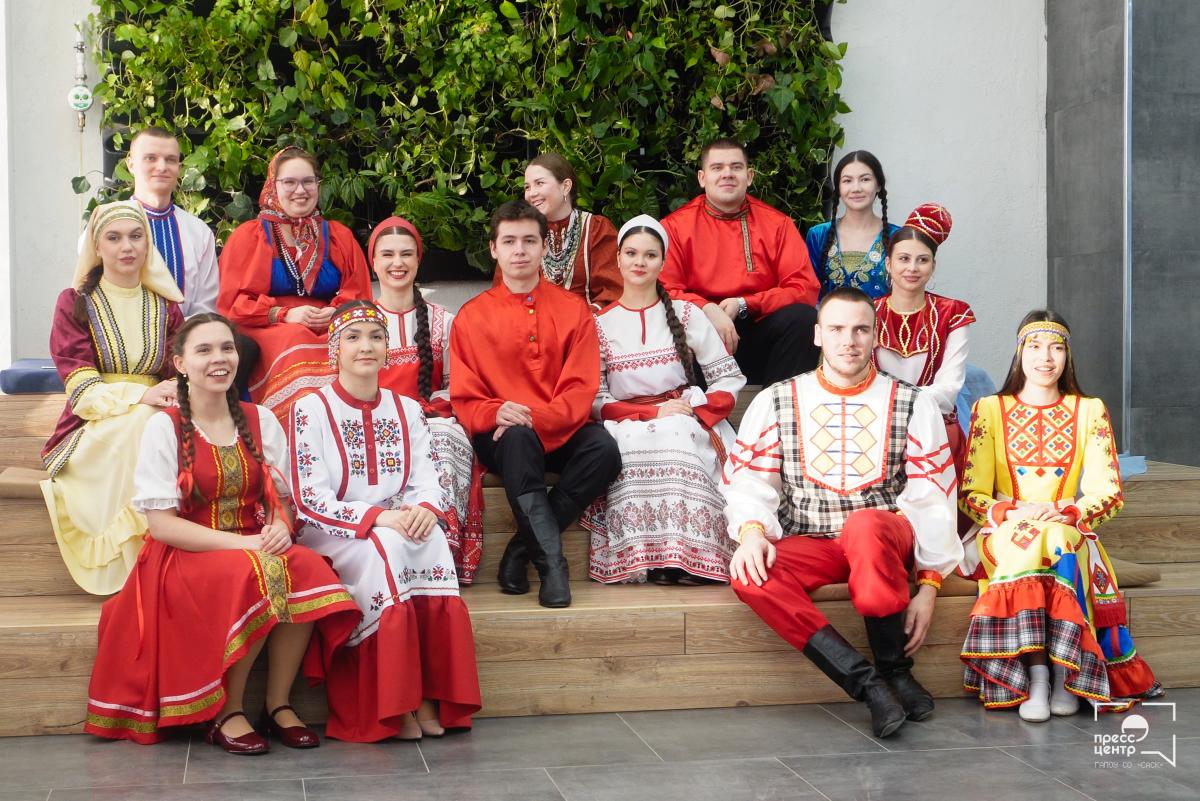 Владимир Путин дал старт Году единства народов России Фото 7