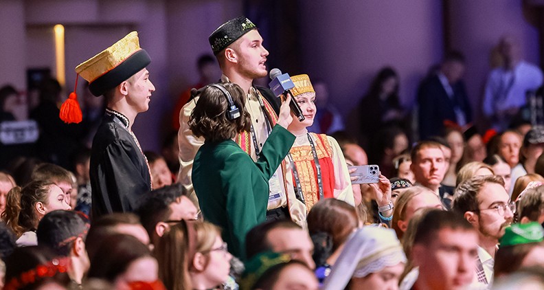 Владимир Путин дал старт Году единства народов России Фото 11