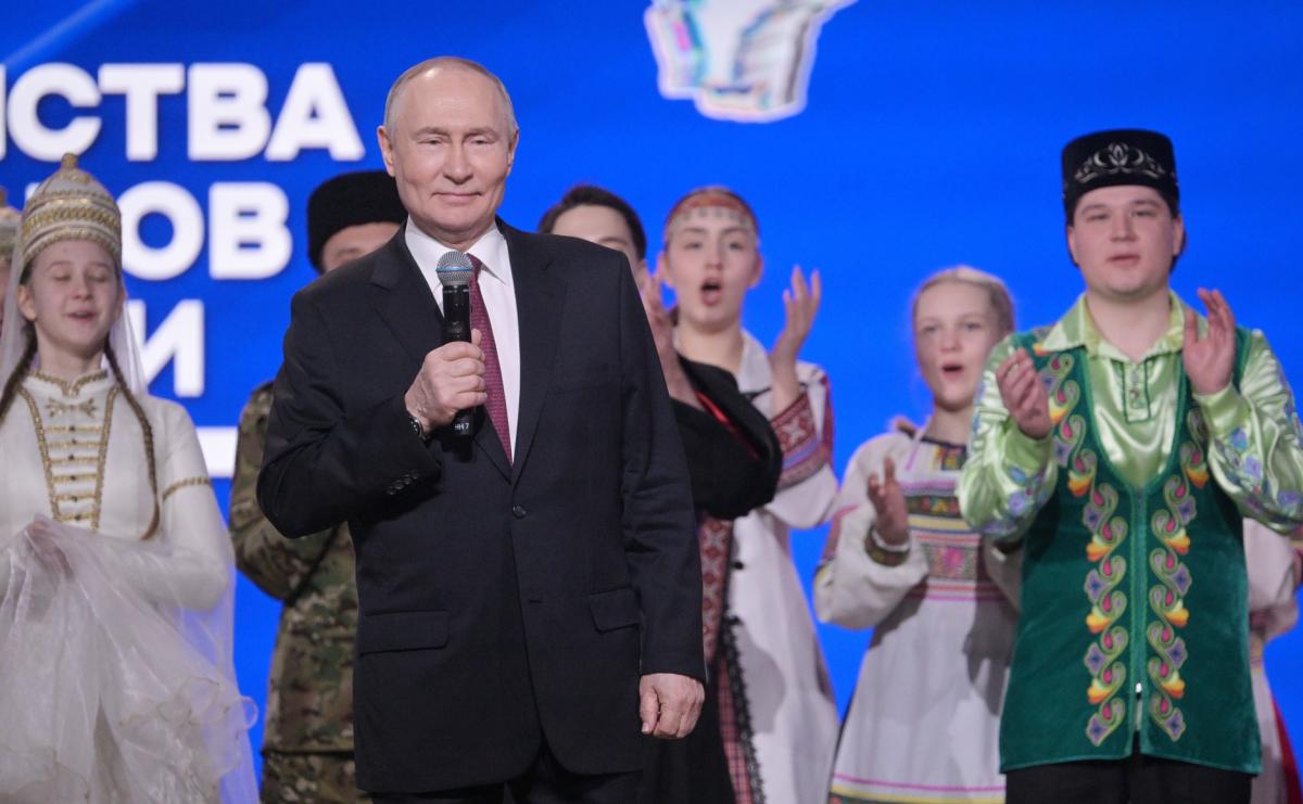 Владимир Путин дал старт Году единства народов России Фото 12