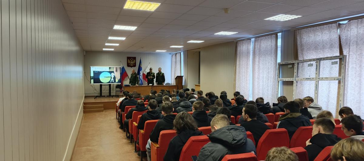 стреча студентов выпускных групп с представителями Саратовского высшего артиллерийского командного училища (СВАКУ) Фото 2