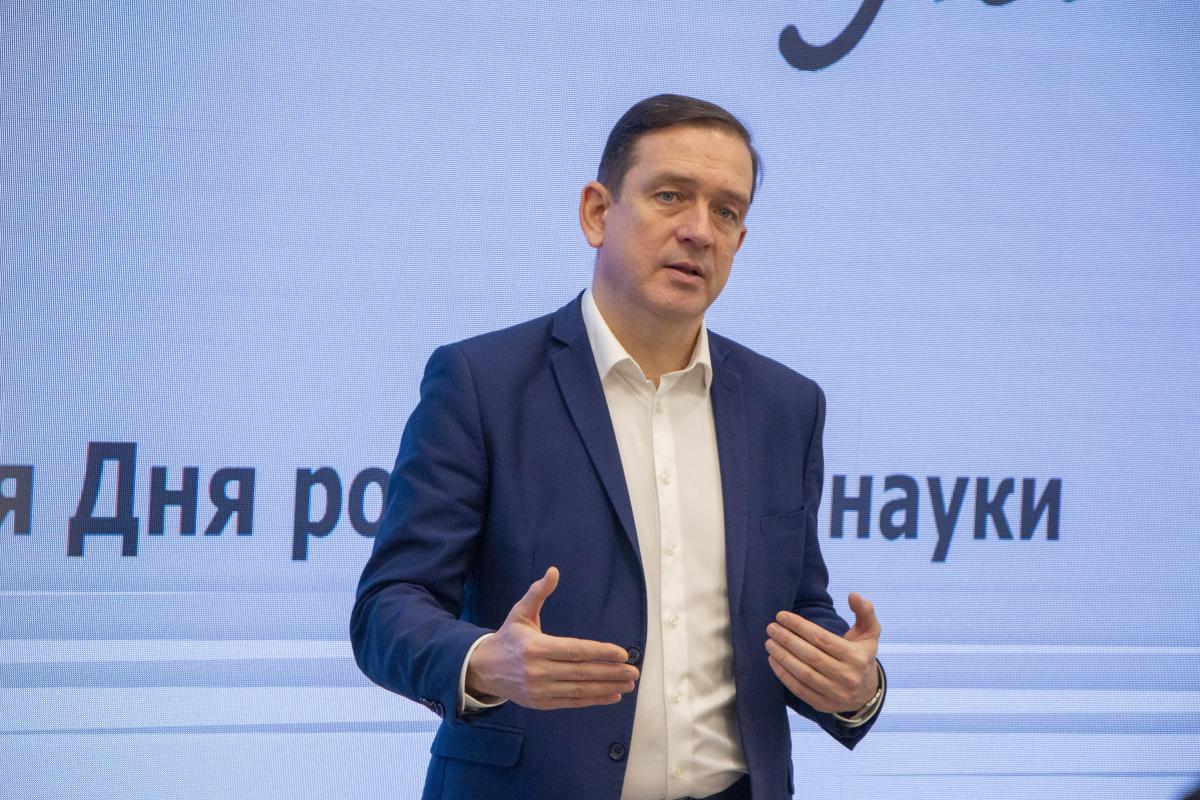 «Наука без галстуков»: В Вавиловском университете обсудили перспективы исследований молодых ученых Фото 10