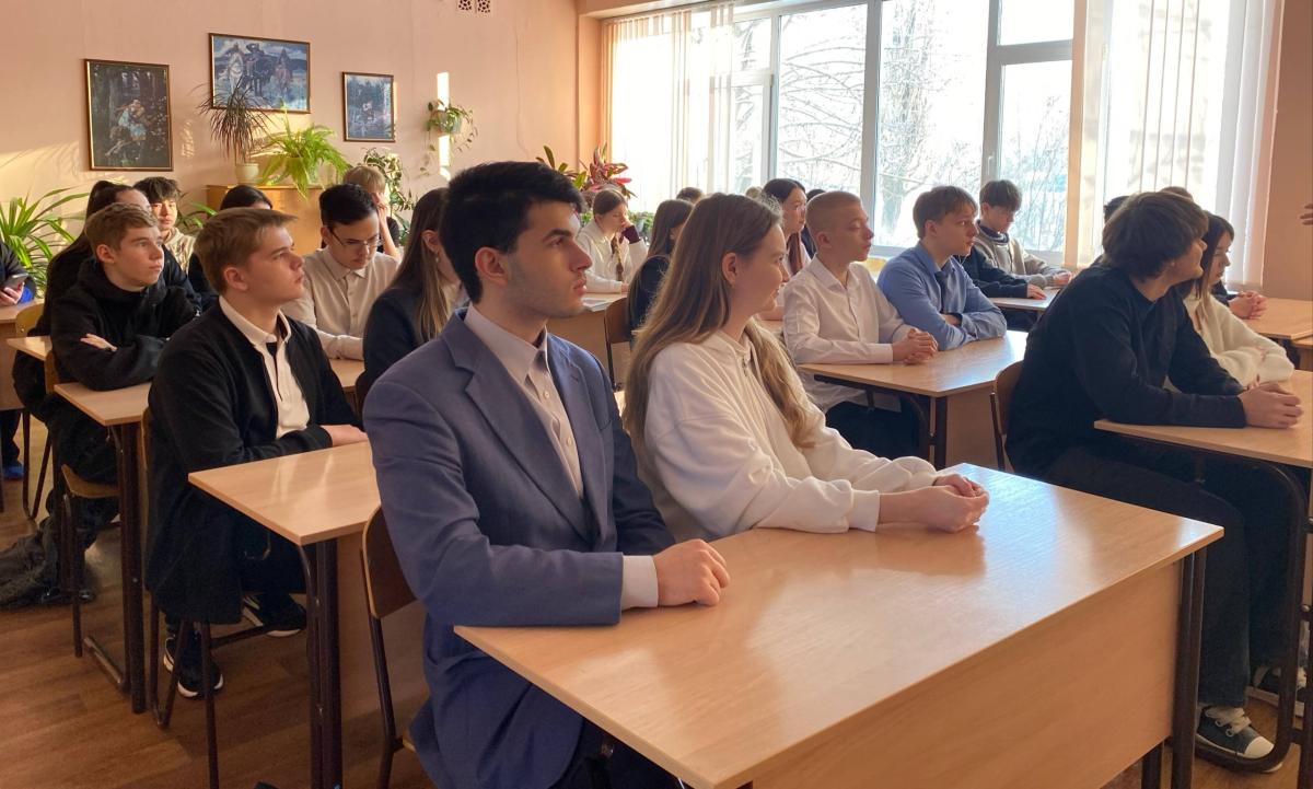 Саратовских школьников познакомили с образовательными программами и возможностями вуза Фото 6