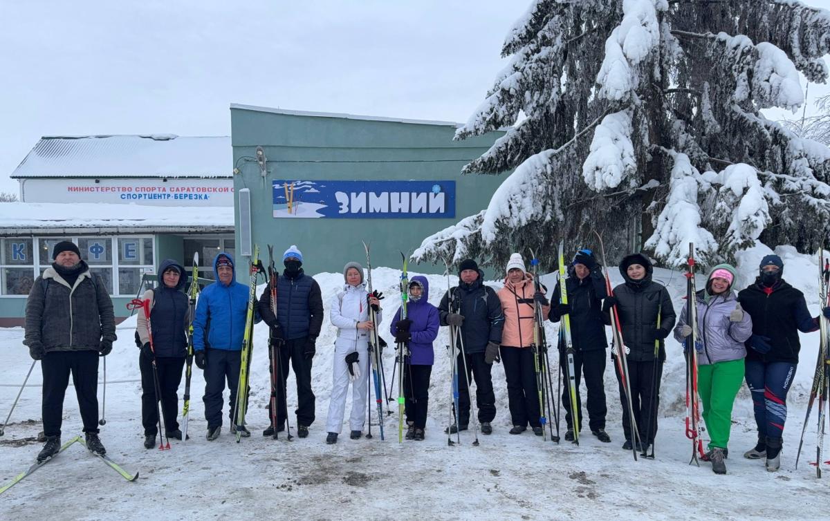 Мероприятие «Веселая лыжня» с участием педагогического состава колледжа Фото 1