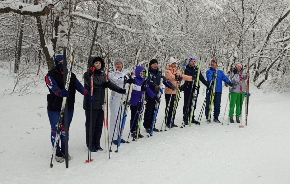 Мероприятие «Веселая лыжня» с участием педагогического состава колледжа Фото 4