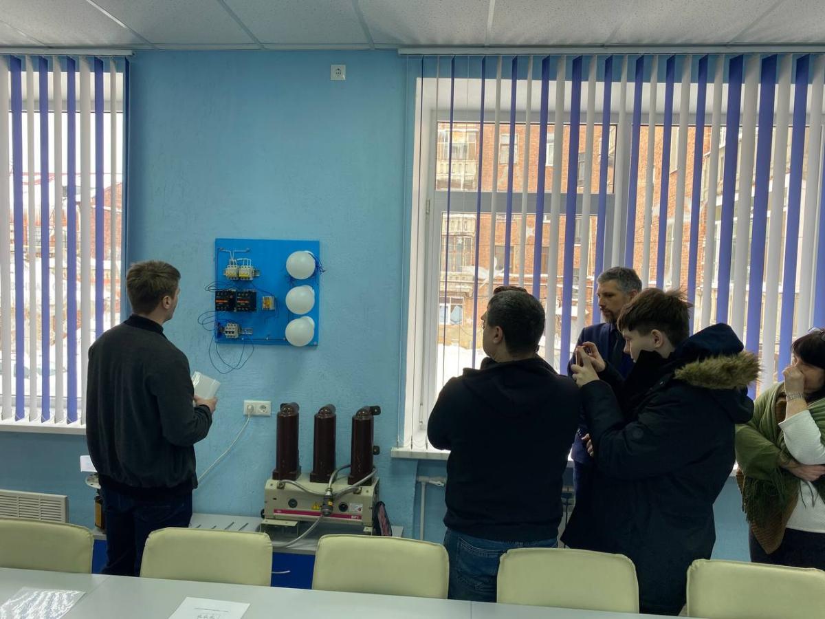 Кафедра «Электрооборудование, энергоснабжение и роботизация» провела День открытых дверей Фото 7