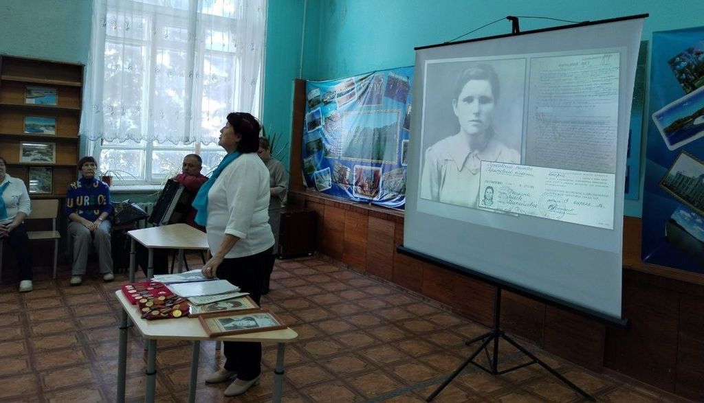 Тематическая программа  «Тишина героев – память неизвестному солдату» Фото 2