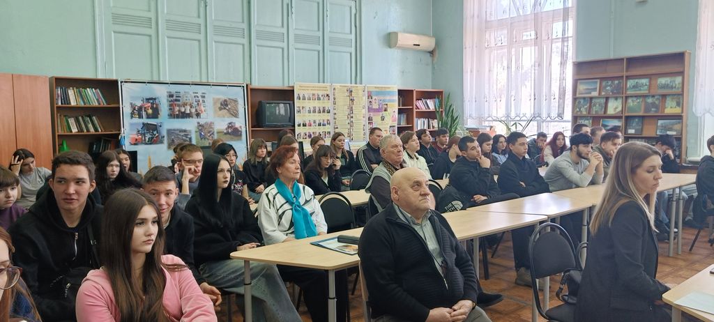 Тематическая программа  «Тишина героев – память неизвестному солдату» Фото 5