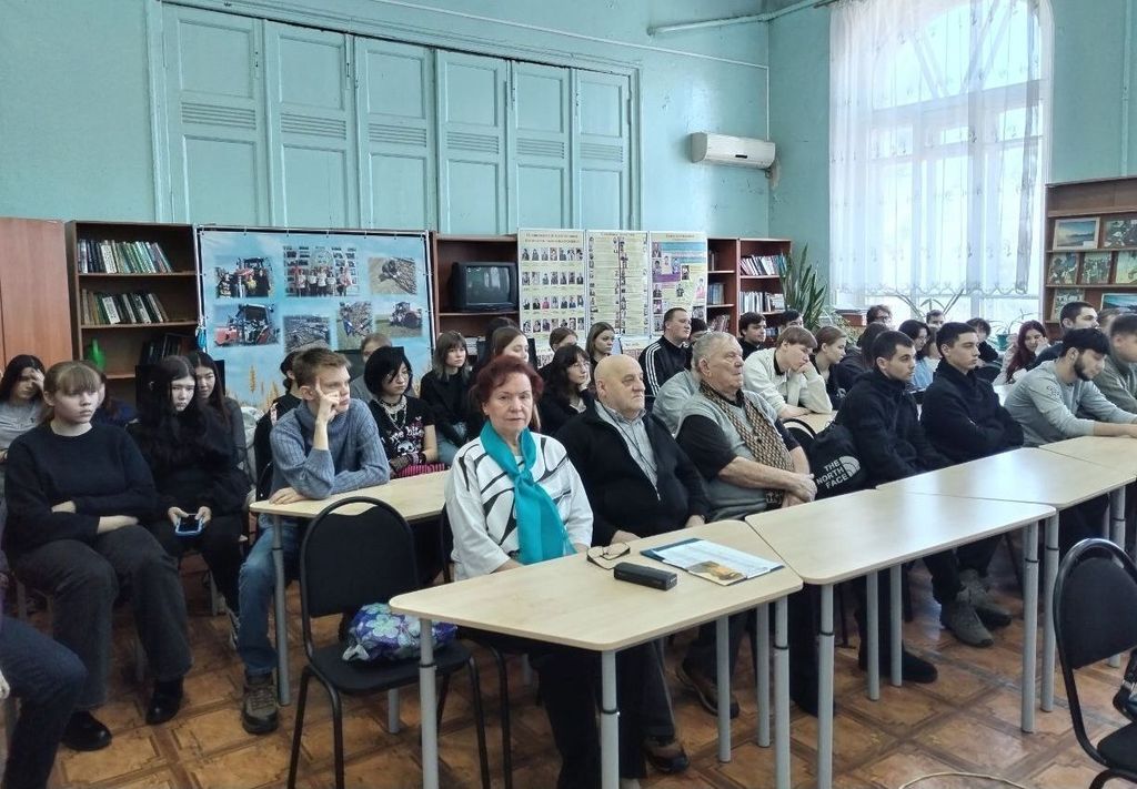 Тематическая программа  «Тишина героев – память неизвестному солдату» Фото 7