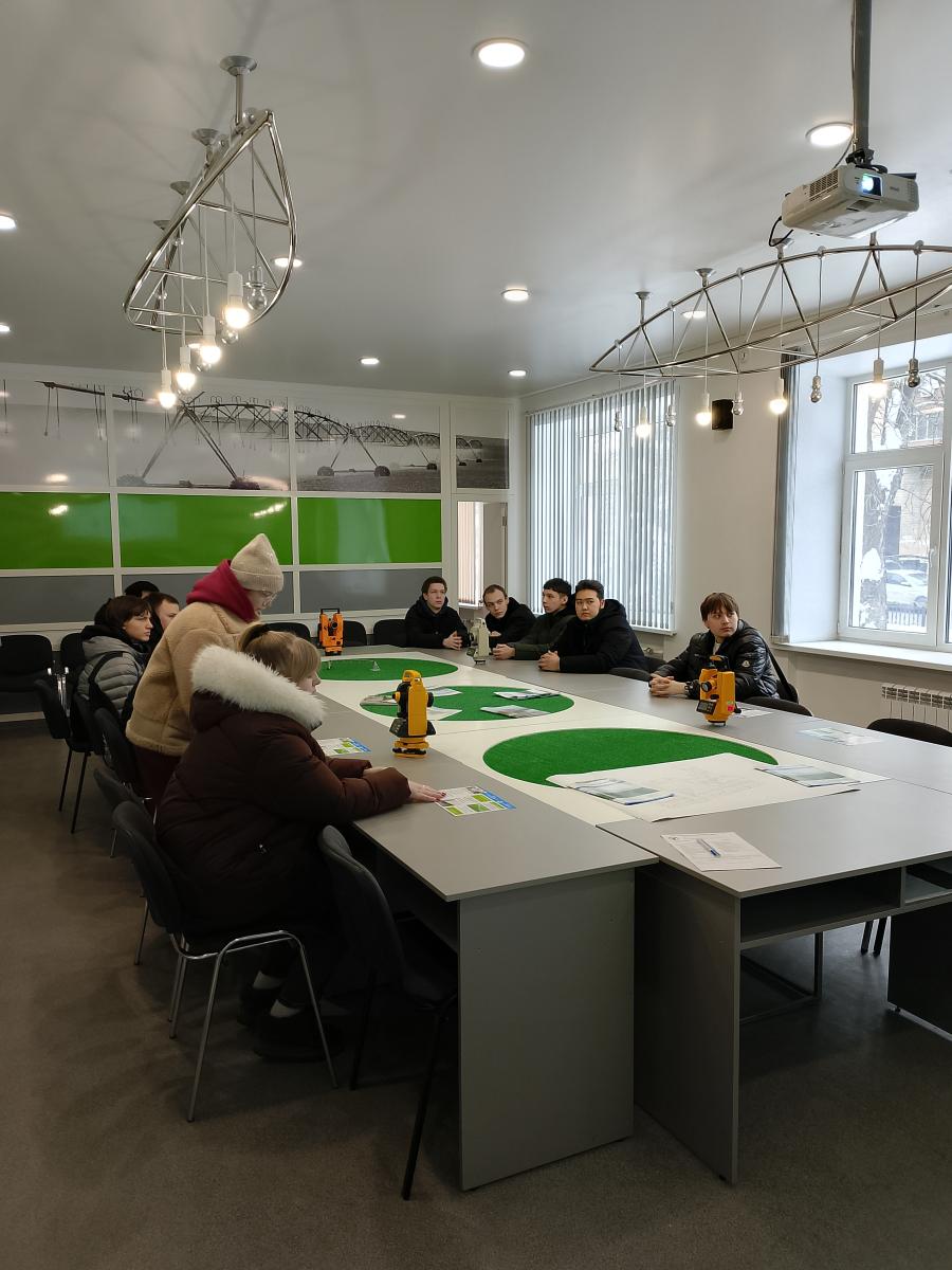 Участие кафедры «Гидромелиорация, природообустройство и строительство в АПК» в Дне открытых дверей Вавиловского университета Фото 3