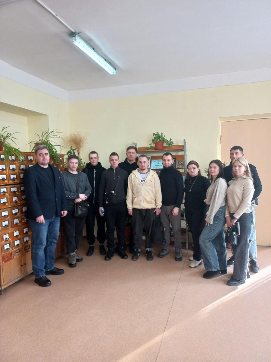 Экскурсия по библиотеке.