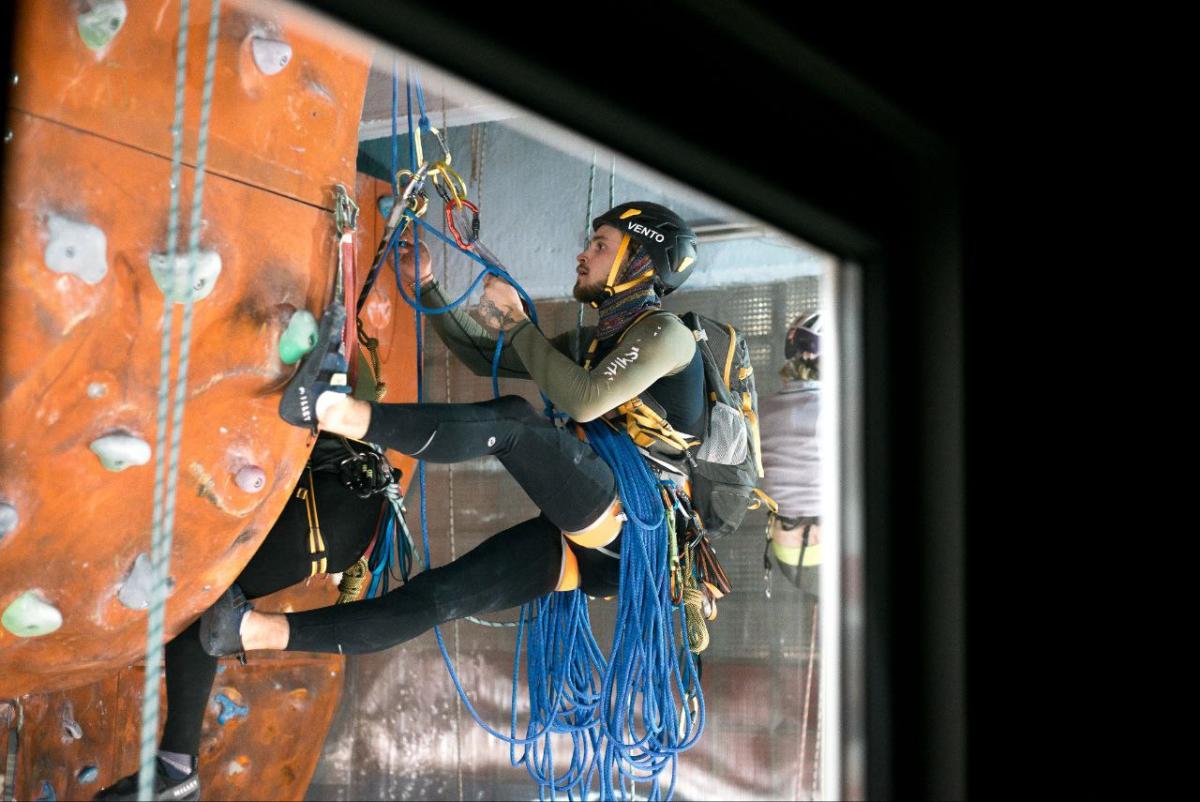 Традиционные соревнования по технике альпинизма  «Лукьяновские связки» Фото 1