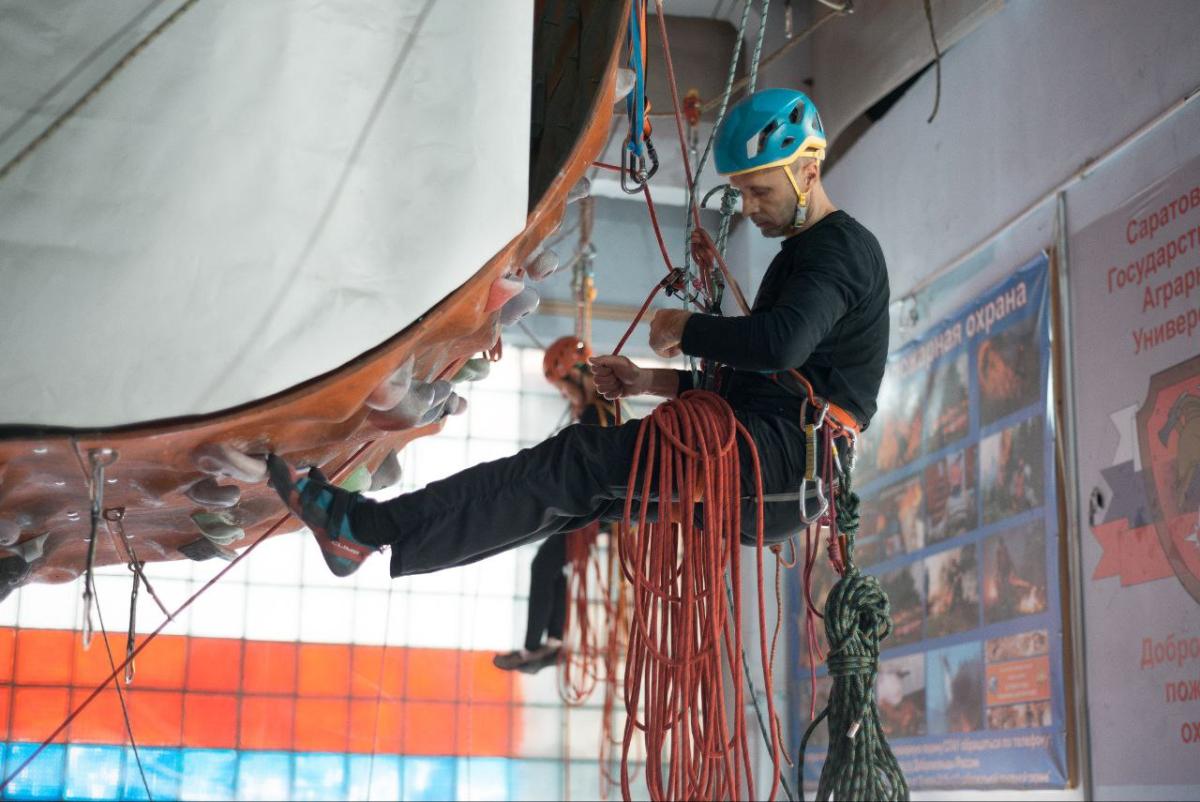 Традиционные соревнования по технике альпинизма  «Лукьяновские связки» Фото 2
