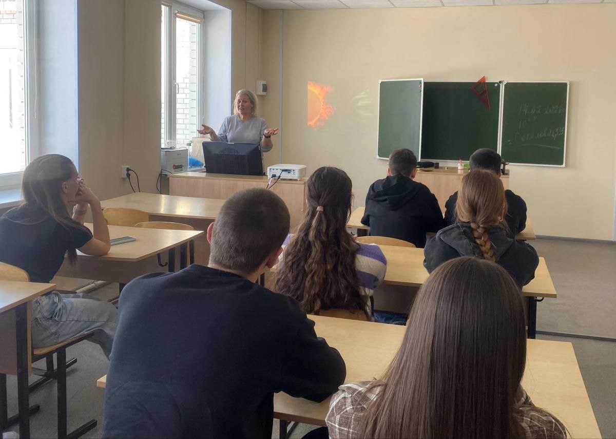 Мастер - класс "Удивительная физика" в МБОУ г.Петровска Фото 5