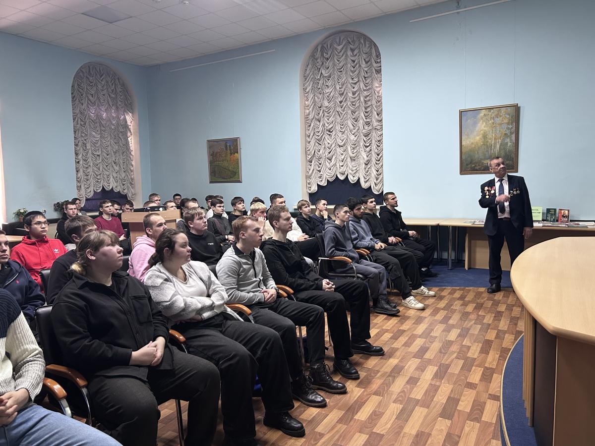 Студенты встретились с участником войны в Афганистане Иваном Елисеевым Фото 10